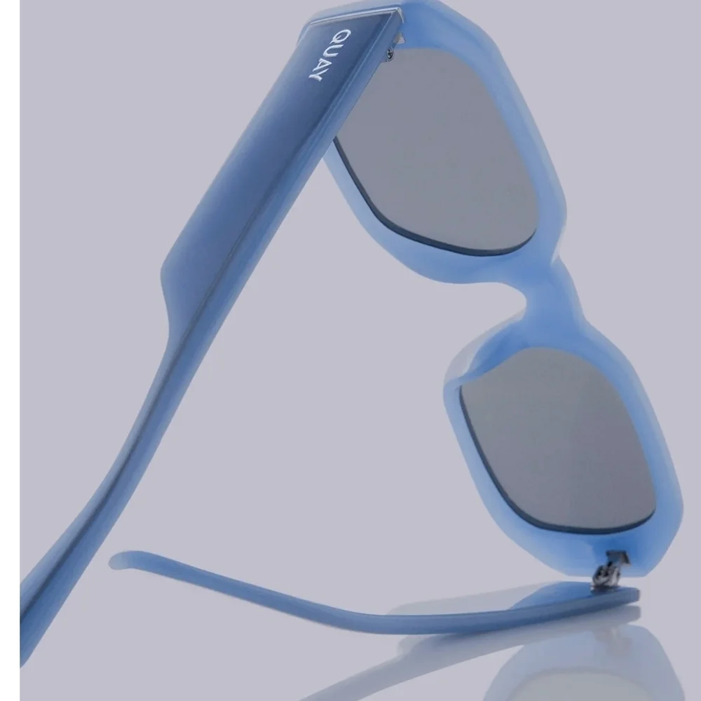 New Quay Hyped Up 53mm Hydrangea/ Smoke Frame Square Lens Unisex Sunglasses NWT